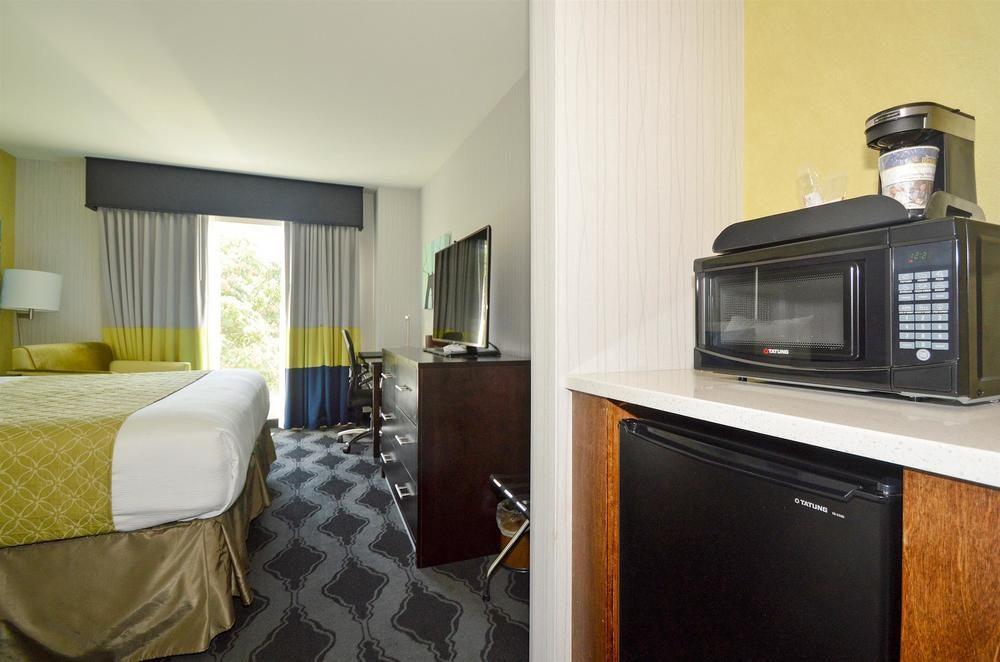 Best Western Plus Laguardia Airport Hotel Ню Йорк Екстериор снимка