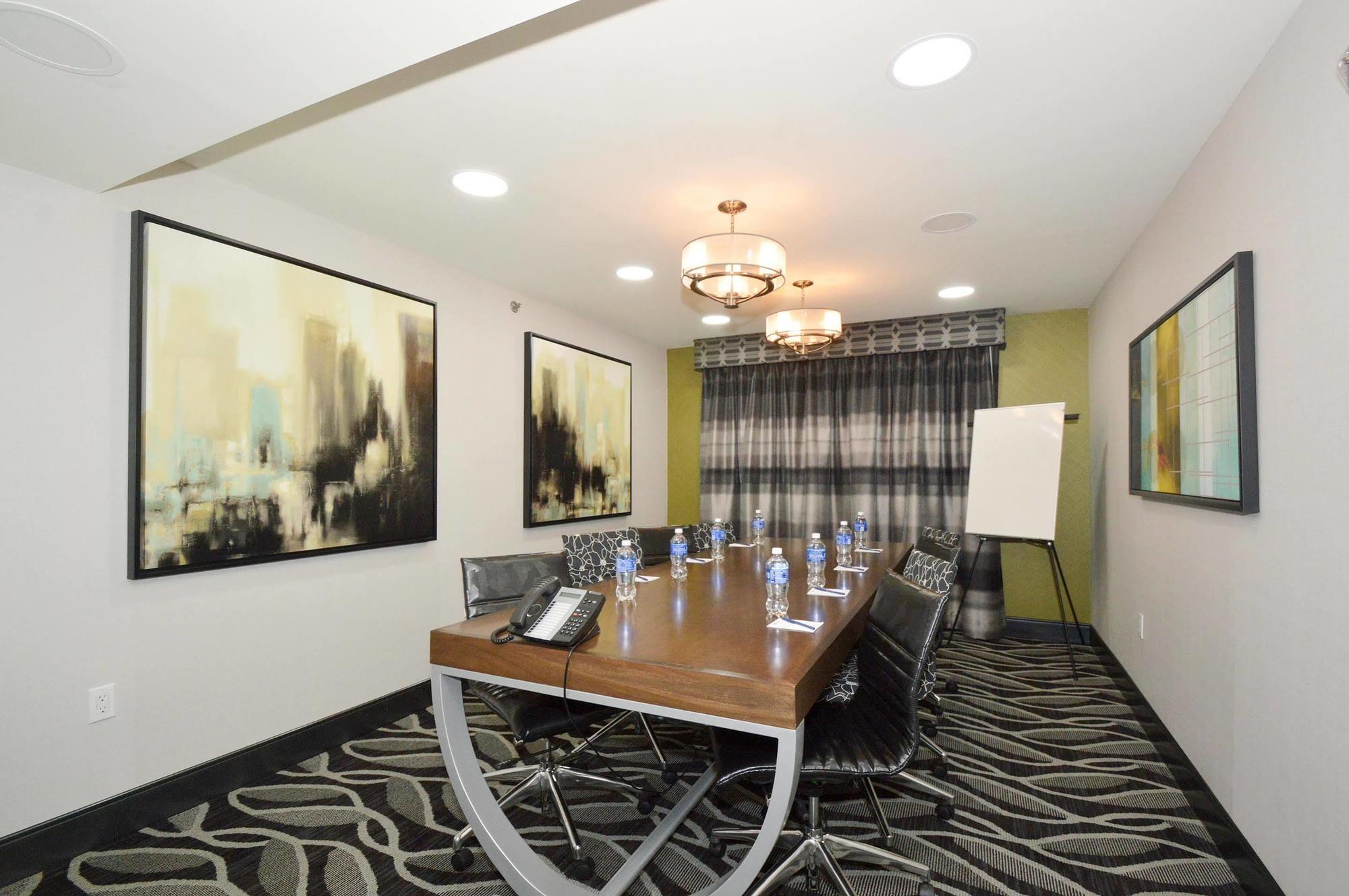 Best Western Plus Laguardia Airport Hotel Ню Йорк Бизнес снимка
